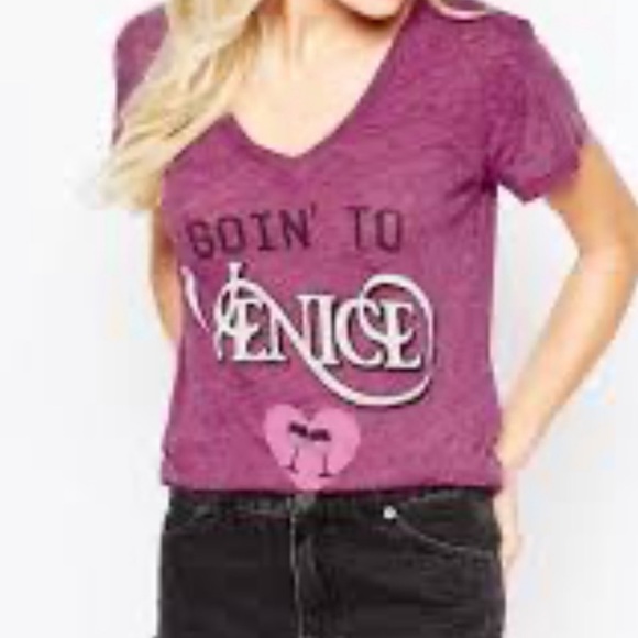 WILDFOX Tee Shirt - Picture 2 of 6